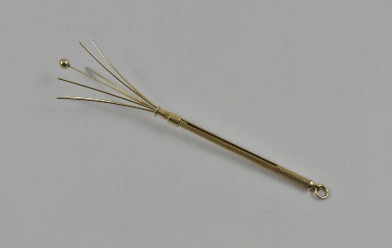 9ct gold swizzle stick marked for Sheffield 1979 by S J R (Mark recorded but identity not known).