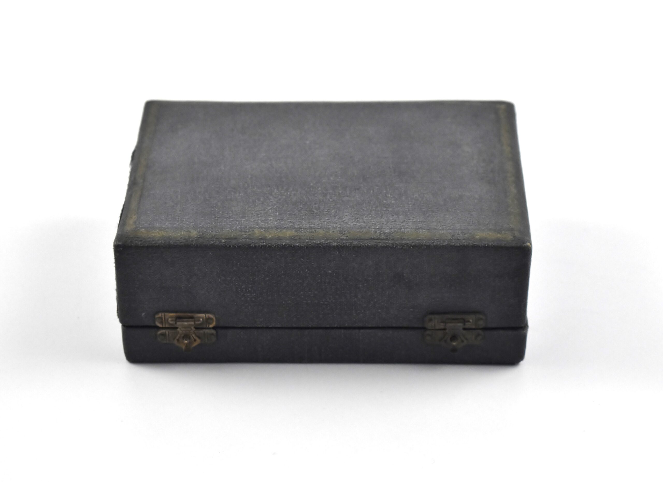 A late 19th century singing bird box decorated with hand painted romantic scenes contained in its original fitted case having a separate compartment for the bird shaped key. - Image 14