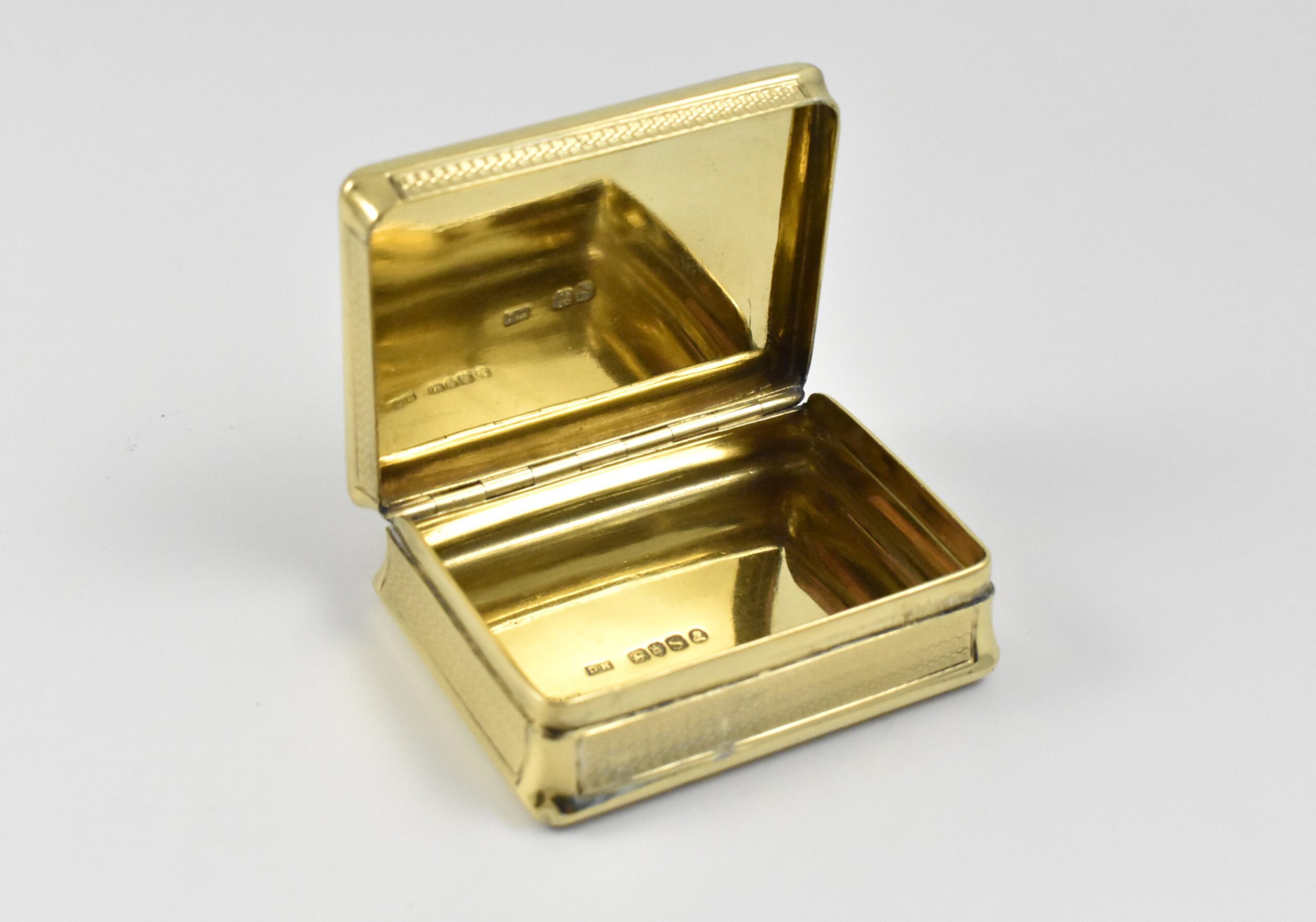 An exceptional silver gilt snuff box marked for London 1813 by Daniel Hockley surmounted with a signed micromosaic made in Rome by Gioacchino Barberi (1772-1857) probably after a painting by Johann Wenzel Peter (1745- 1829). - Image 6