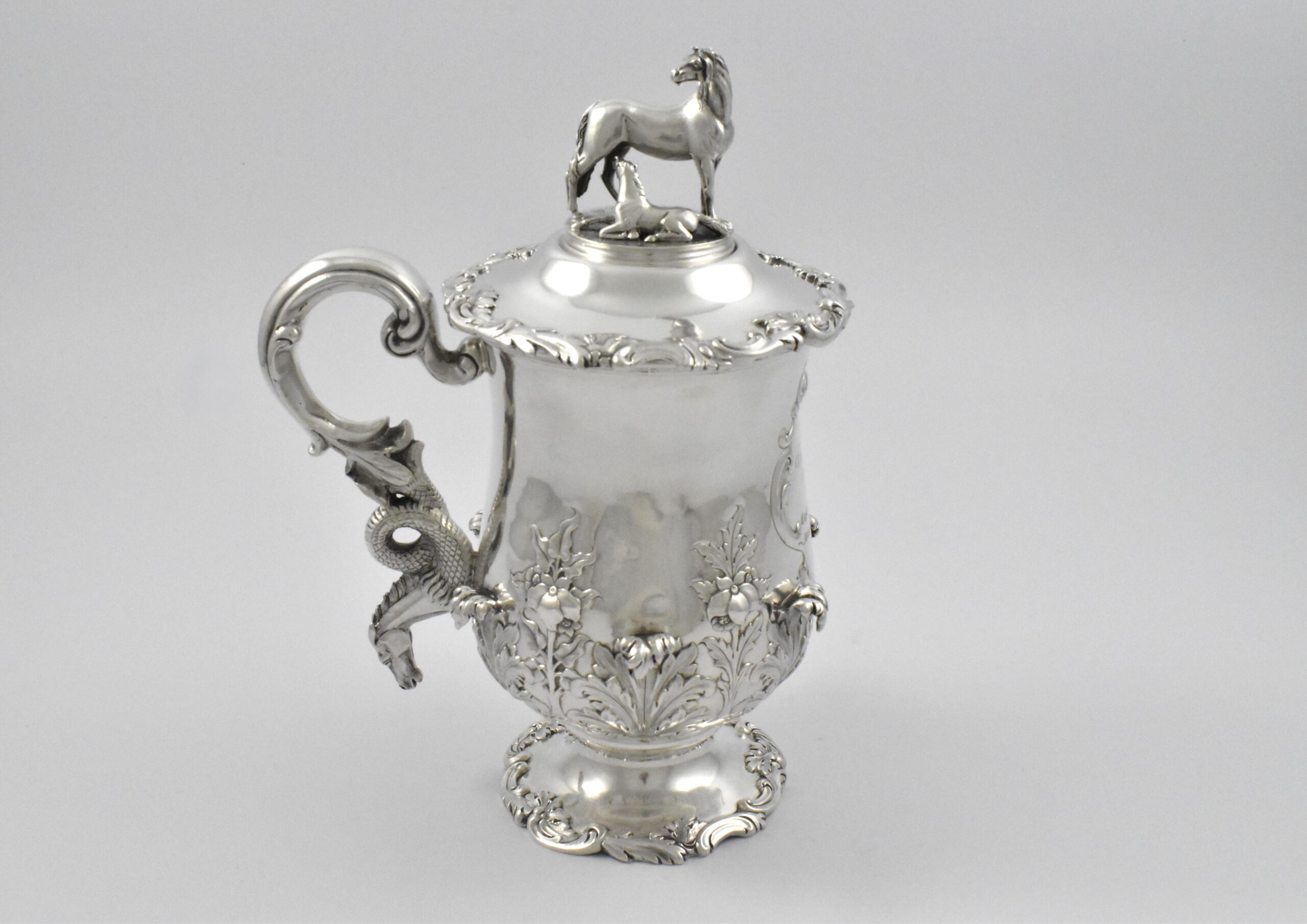 Mid-19th century Indian Colonial silver presentation cup and cover by Hamilton & Co. Inscribed “The 46th Mug Won by Capt F J Davies Arab Eclipse. - Image 2