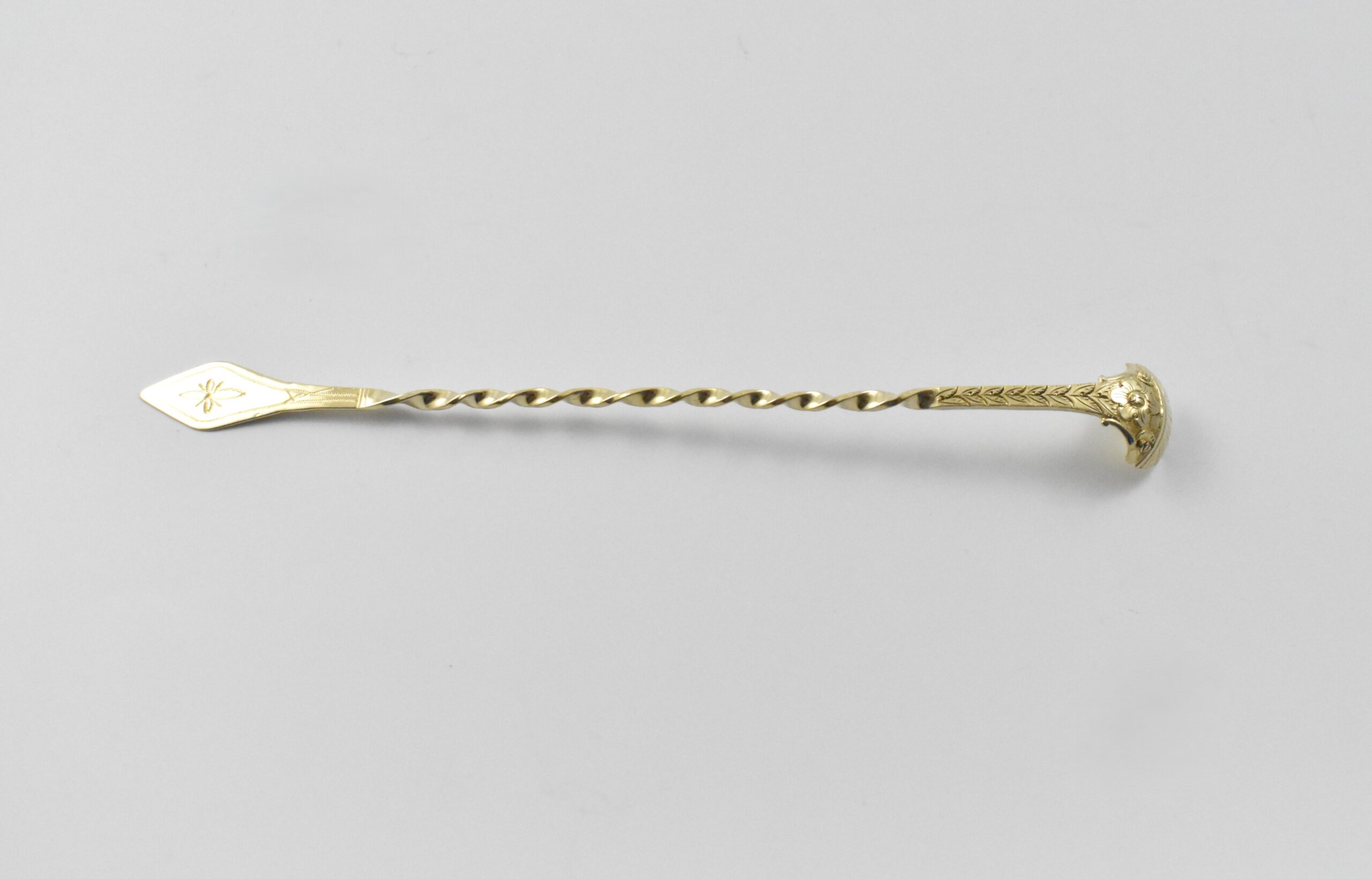 Rare Cape Gold hairpin by Johannes Hendricus Beyleveld, circa 1814- 1827 (The first recorded by this maker) Cape Gold hairpins are rare with only four other gold examples recorded. One is in the Koopmans De Wet Collection. Two examples by Jacobus Johannes Vos are pictured in ‘A History of Cape Silver 1700-1870’ by David Heller on page 207 and the fourth gold version by Peter Clarke Daniel was sold by The Old Corkscrew. - Image 3