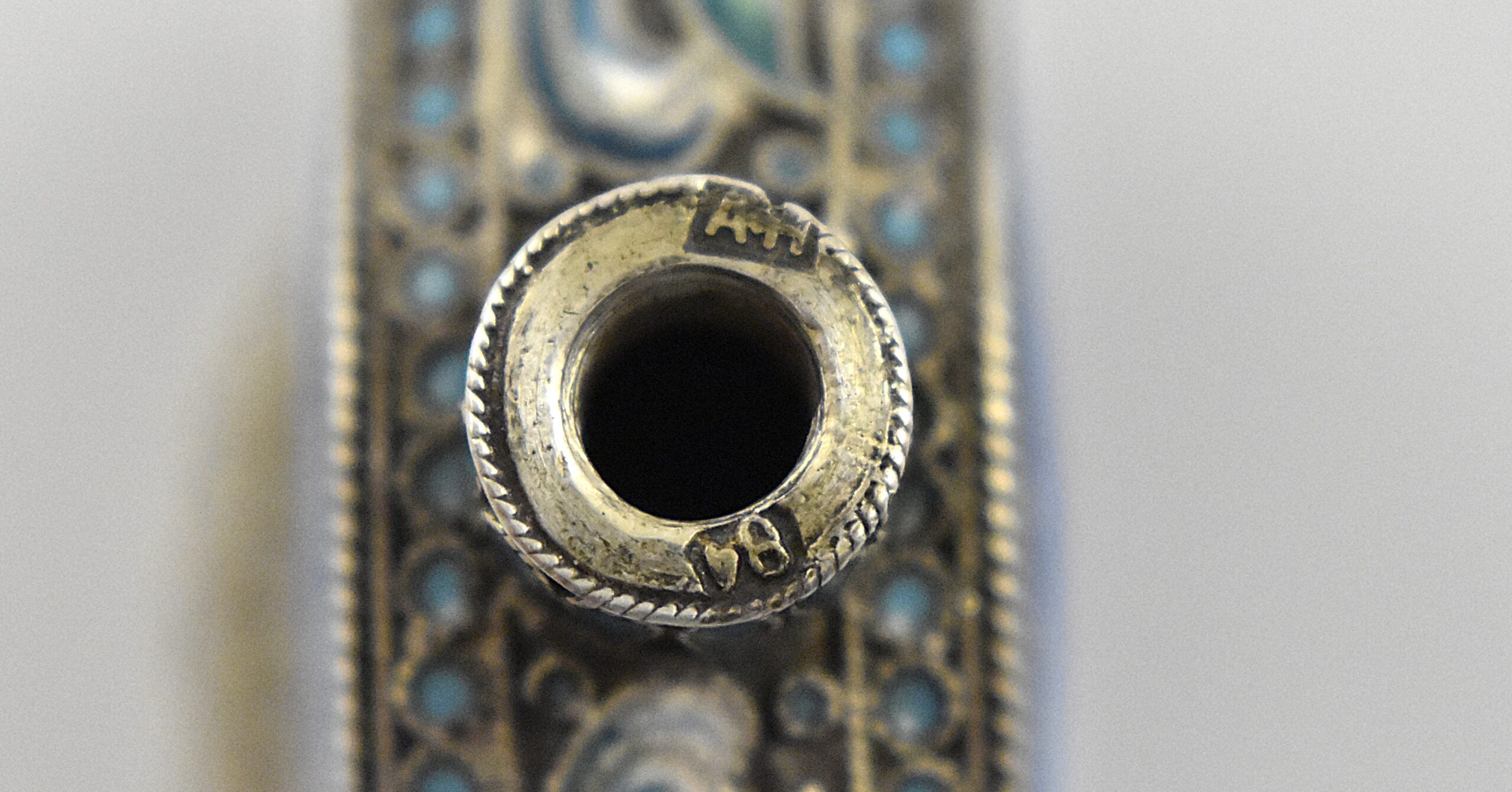 Russian ‘84’ silver and shaded enamel scent bottle by August Frederik Hollming (1854- 1915) marked for St. Petersburg (last quarter of the 19th century). Hollming became a Master in 1880 and became a Faberge workmaster from 1900 until 1915. - Image 11