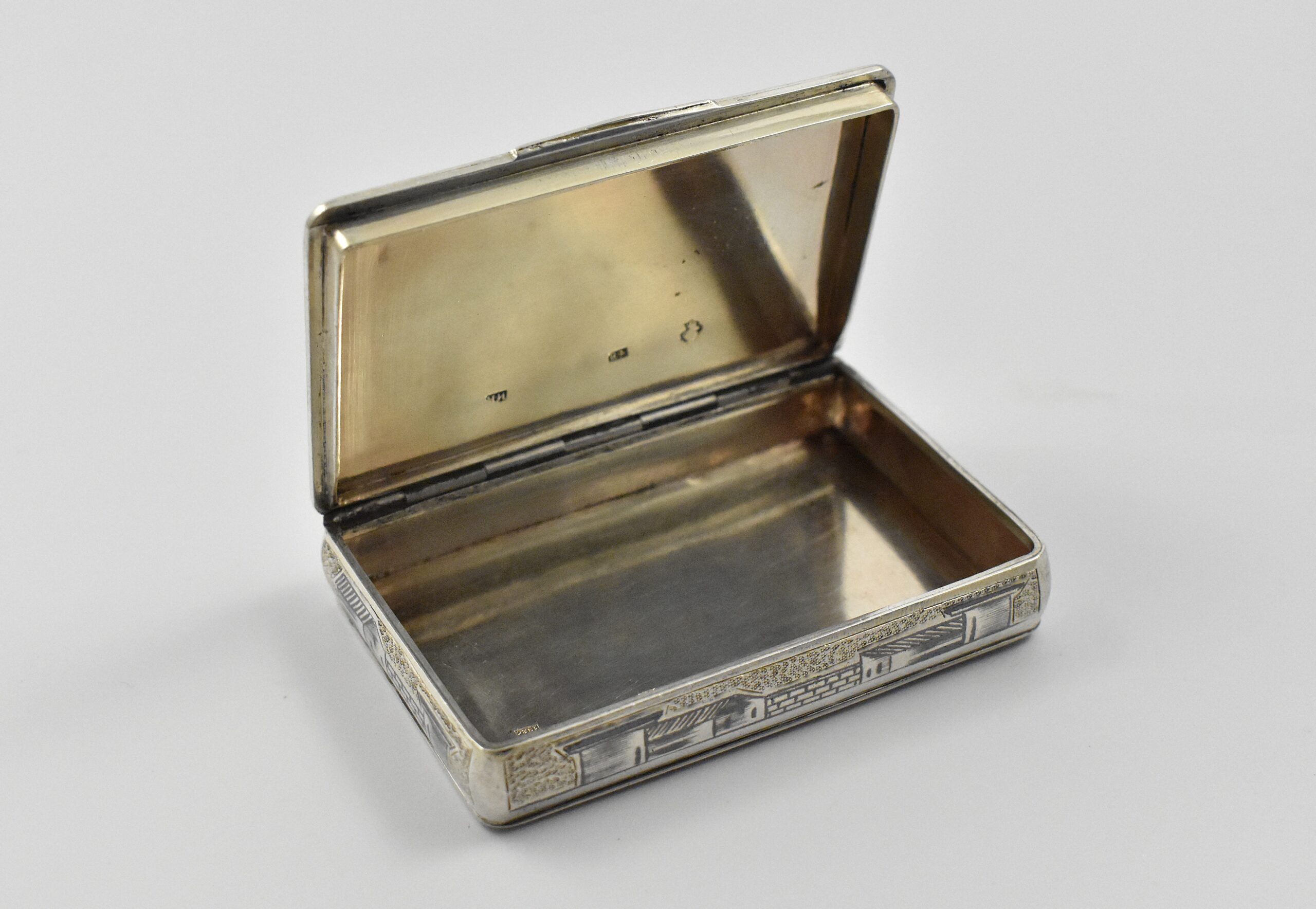 Russian ‘84’ silver and niello snuff box with a view of the monument to Peter the Great in St. Petersburg marked for Moscow 1826 by Ivan Kaltikov (1820- 1834) and with assay Master mark for Nicholai Bubrovin (1822- 1855) - Image 8