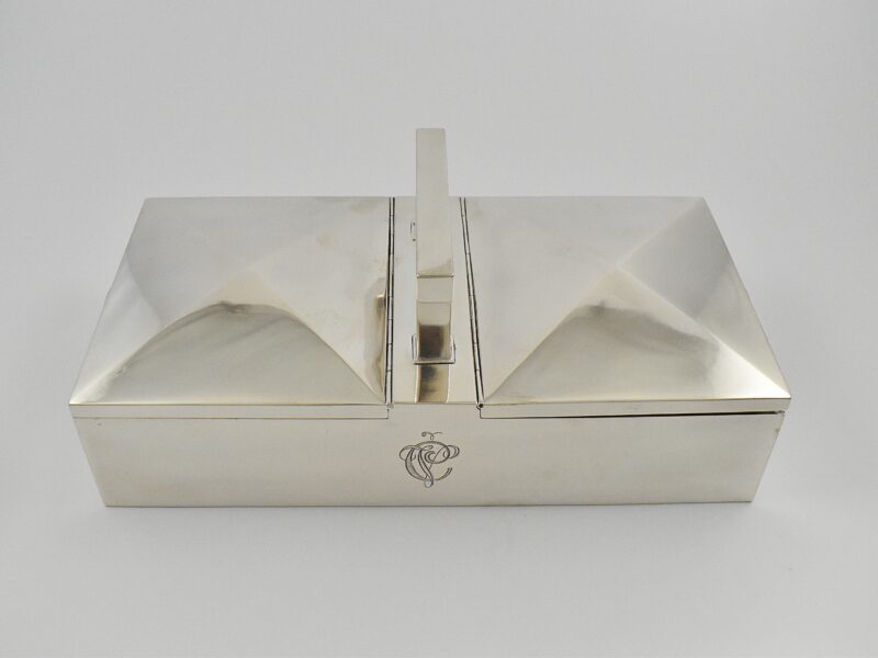 Art Deco Austro Hungarian ‘800’ silver double cigar box made in Prague with mark for 26th of May 1886 to 22nd April 1922.