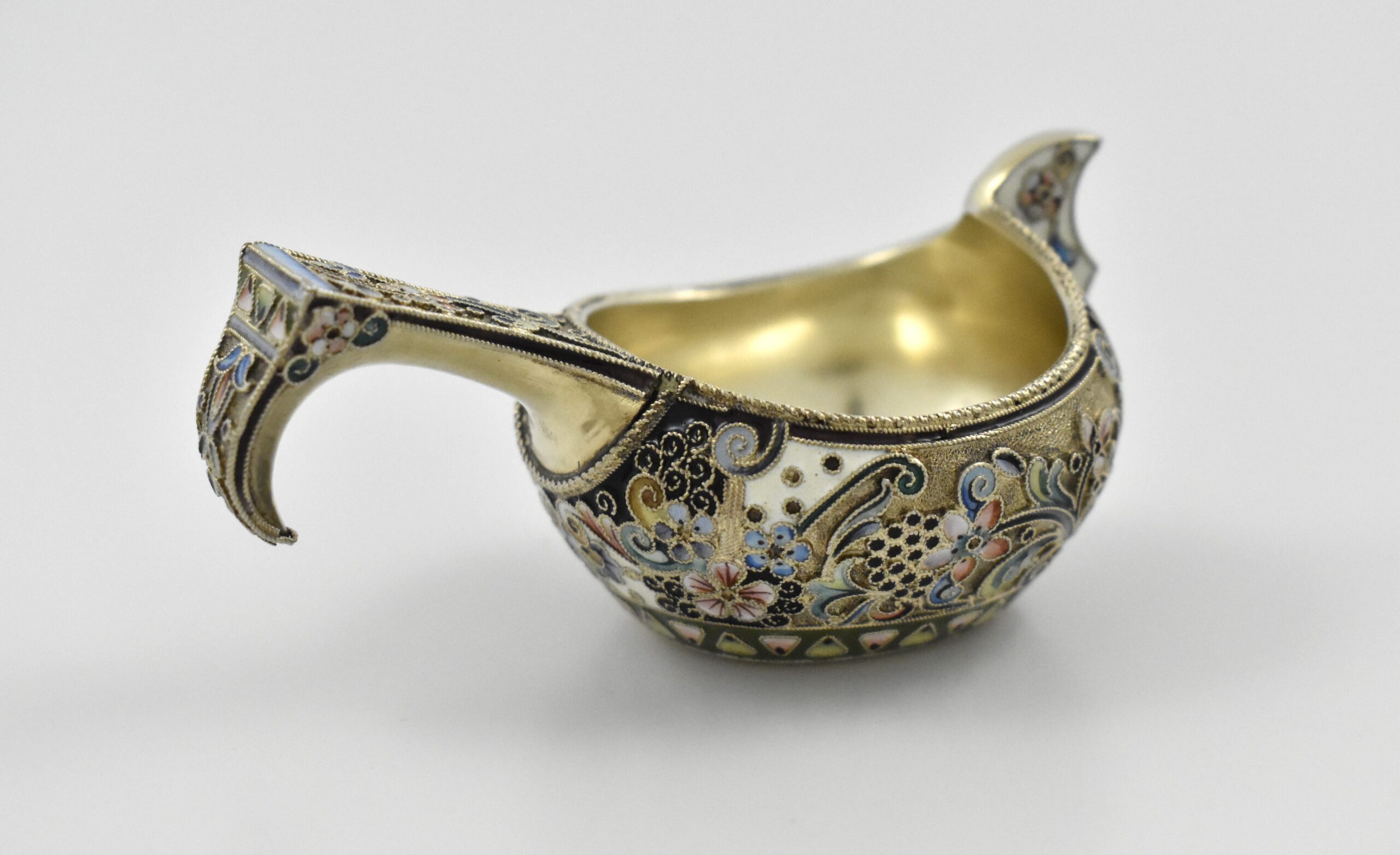 Russian ‘84’ silver gilt and shaded enamel Kovsh, Moscow 1908 to 1926, by the 11th Artel- an important group of workers highly influenced by the Art Nouveau style. - Image 2