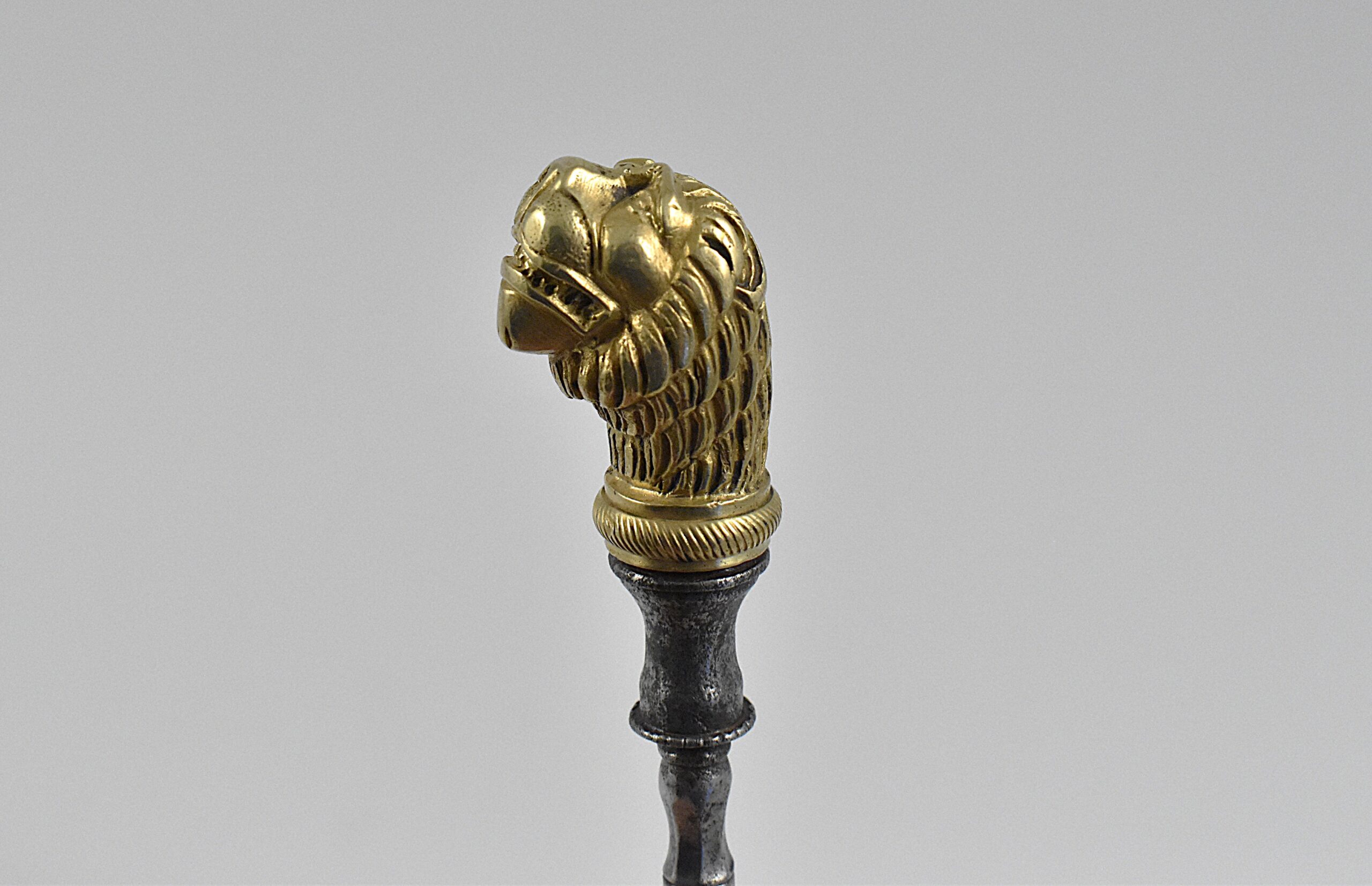 A magnificent mid-19th century English cast brass and steel corkscrew with an Indian lion head handle. Probably made as part of a travelling set, this is one of the finest examples we have come across. Perfect centre cut bladed worm with point. Circa 1860. (Provenance: Bert Giulian Collection 2024). - Image 4