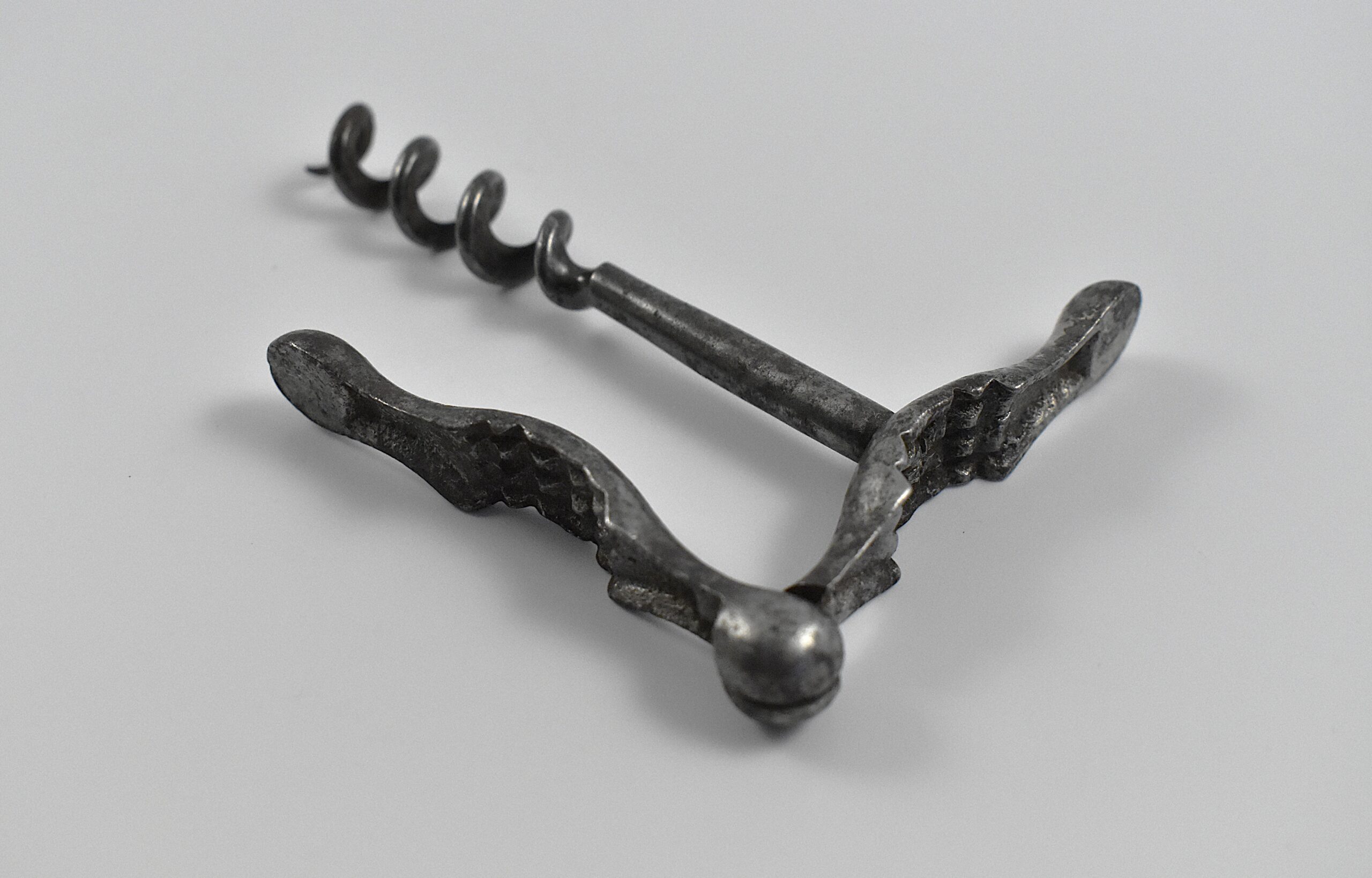 A rare French straight pull corkscrew with a folding handle containing a cork press. This example is marked “PORT ?? B SGDG” on the top. - Image 6