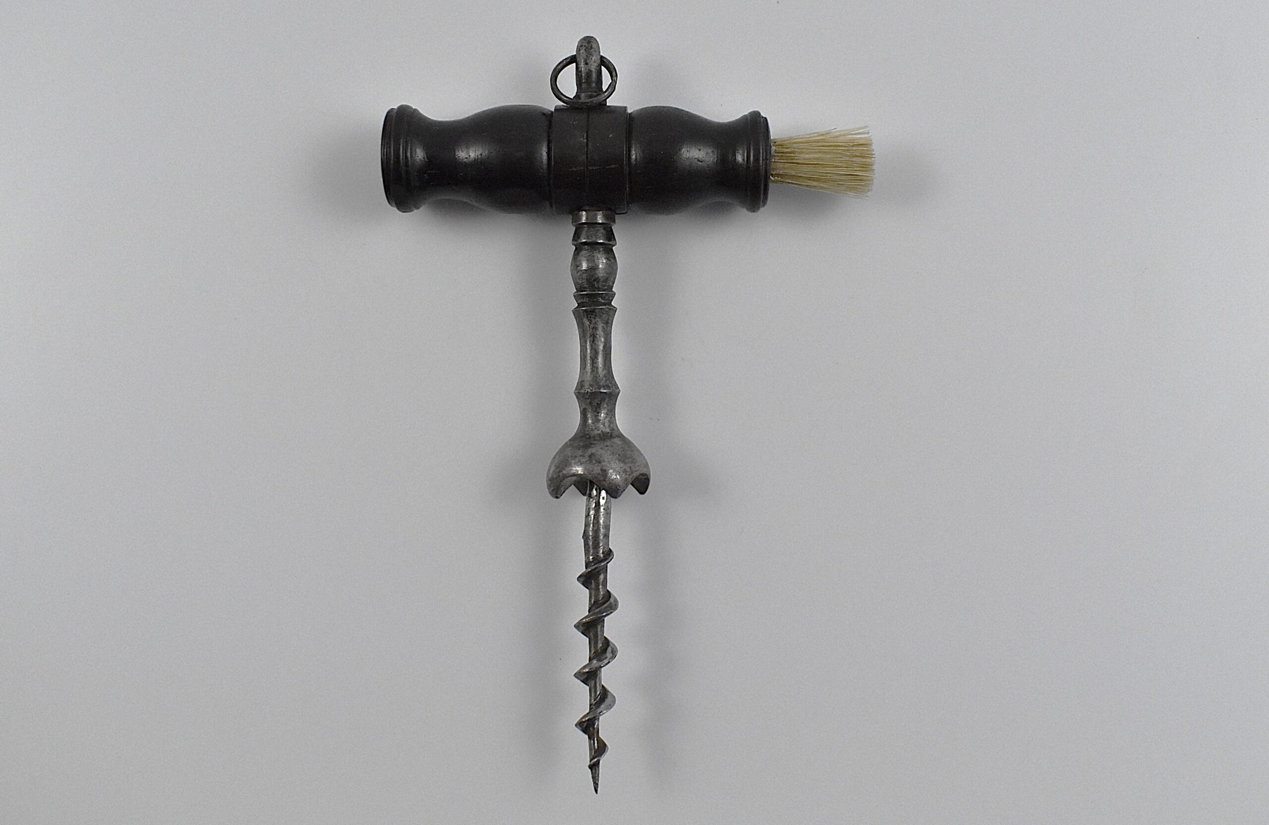 A French straight pull corkscrew with turned wooden handle incorporating a dusting brush and hanging ring. - Image 2