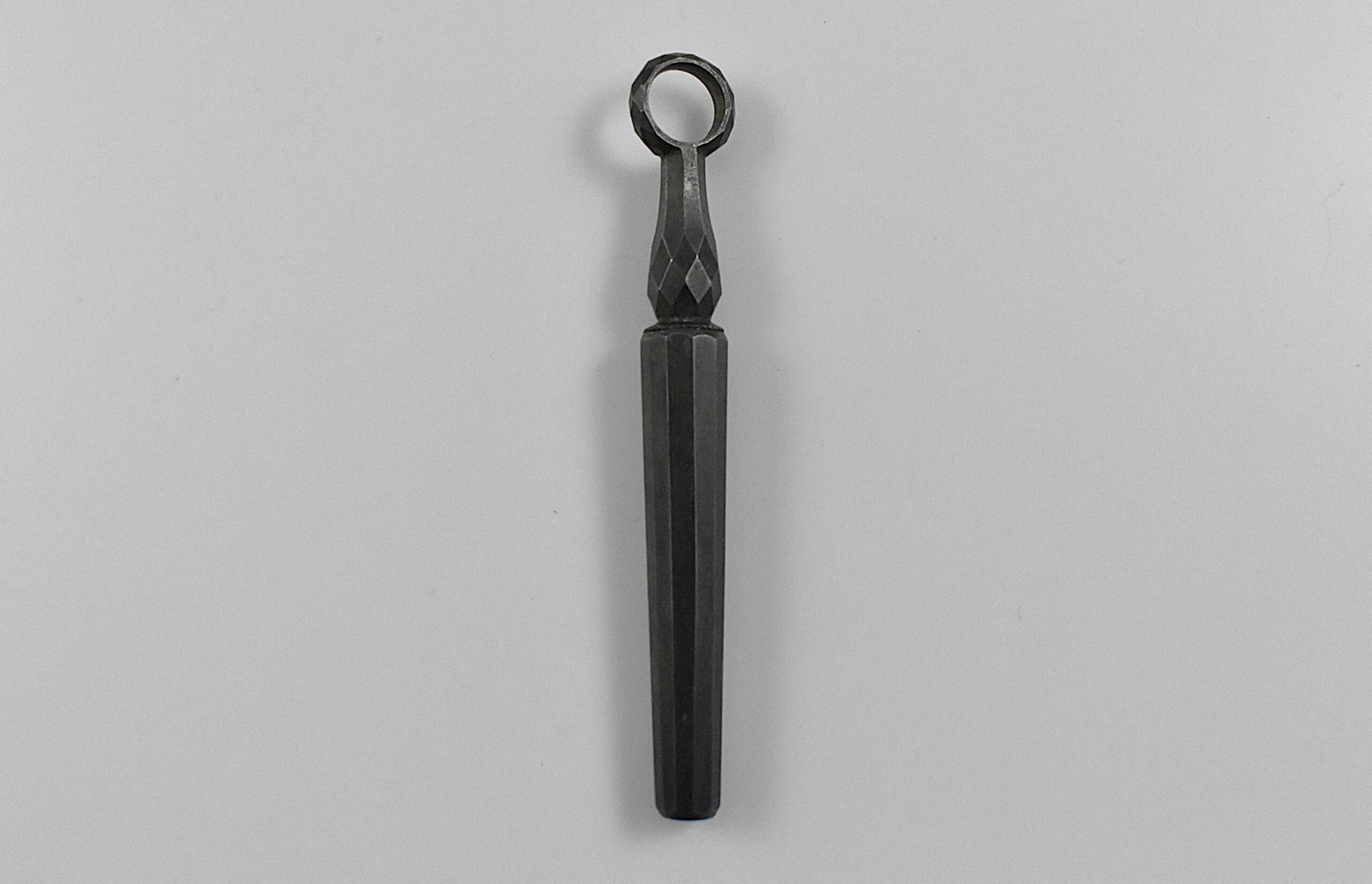 A magnificent early 19th century English faceted and polished steel picnic corkscrew. - Image 2