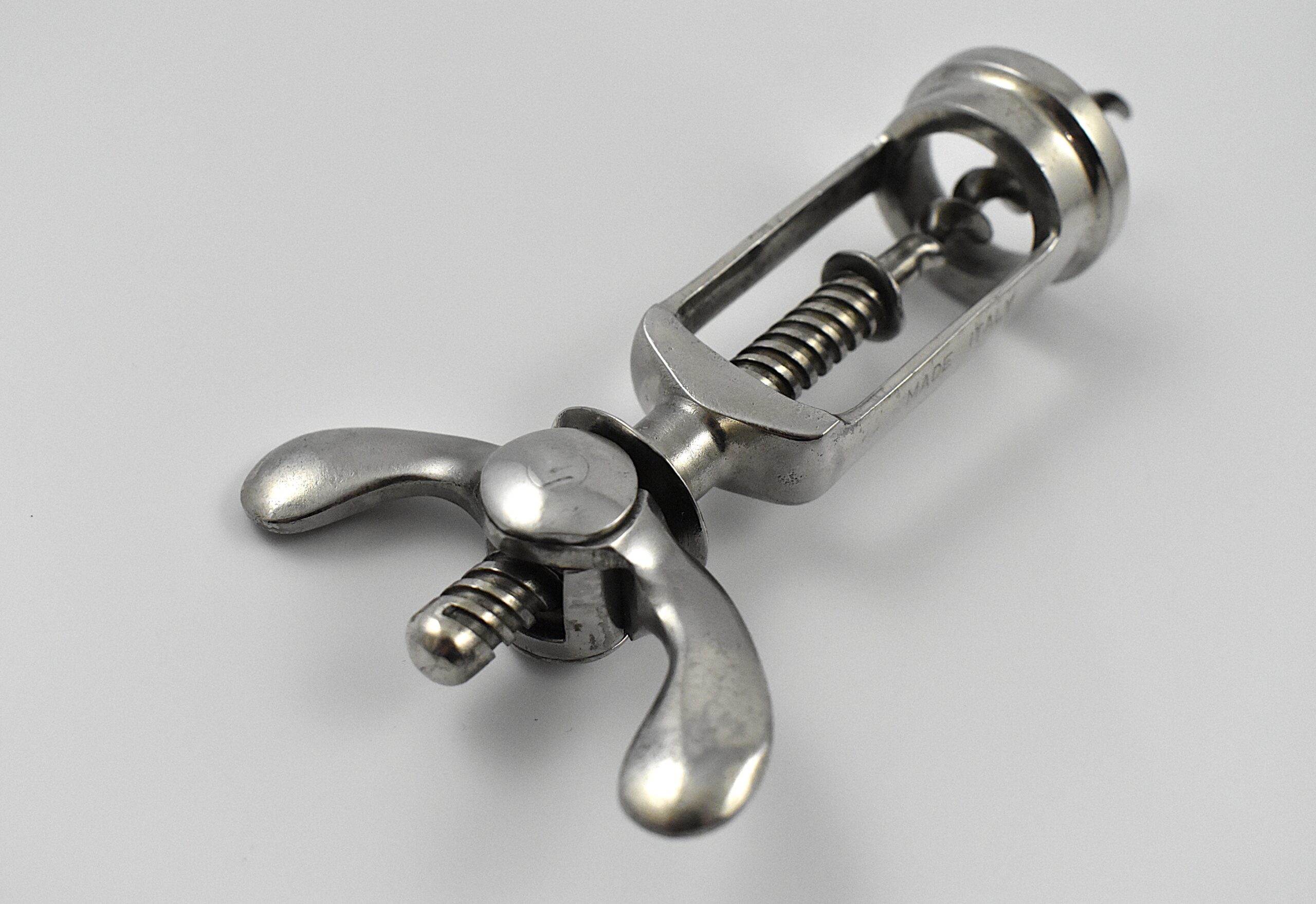 A chrome plated all steel mechanical corkscrew known as the ‘Bodega’. This was after Ernst Scharff’s 1899 German patent. This example marked “MADE ITALY” on the frame. - Image 4