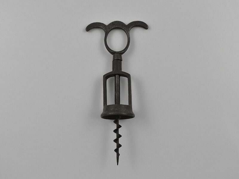 A rare sliding frame version of Edwin Wolverson’s ‘Signet’ corkscrew. This simple open frame mounted on the shank allows for centering the perfect Archimedean worm.